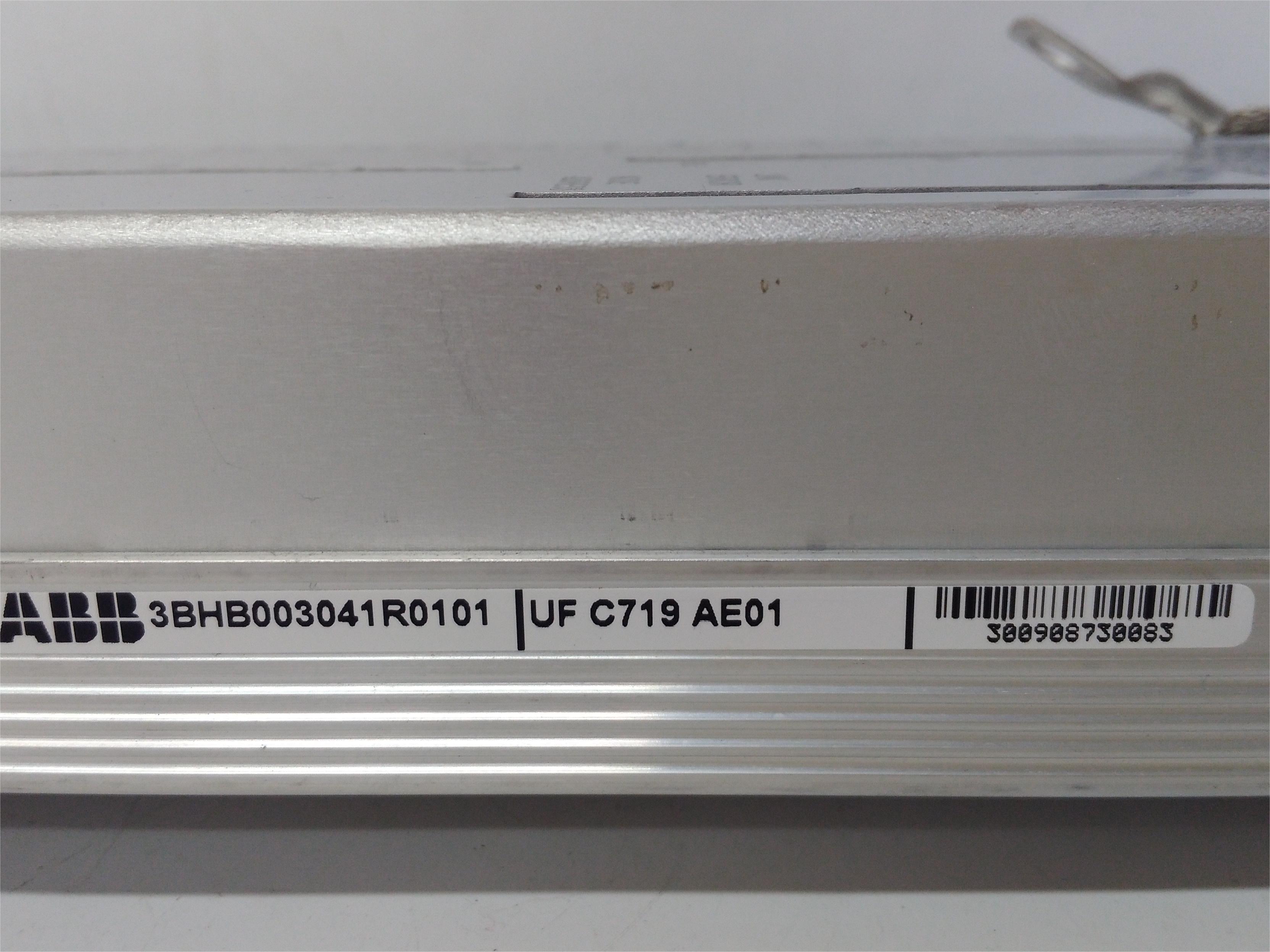 ABB UFC721AE101 3BHB002916R0101控制系统
