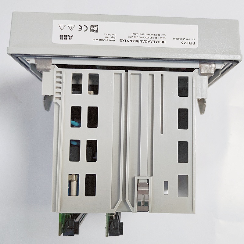 ABB REU615 HBUAEAADANB6ANN1XG 电压保护测控装置